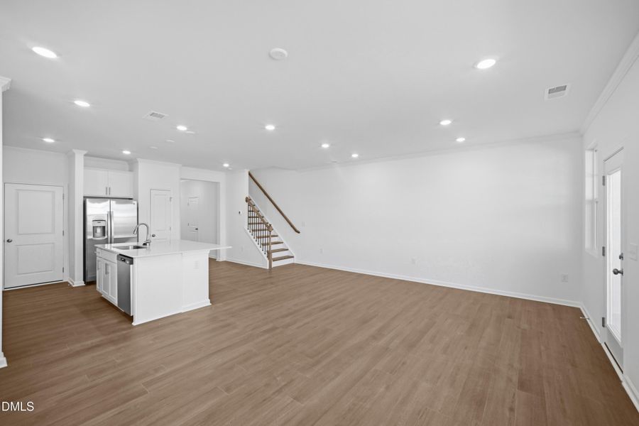 SUN_Everlee_Pic_CarsonII_QMI_230_Great_2 SUN_Everlee_Pic_CarsonII_QMI_230_Great_2