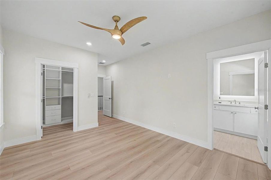 Spacious, unfurnished interior of a new home in , Tampa (Image 42). Spacious, unfurnished interior of a new home in , Tampa (Image 42).