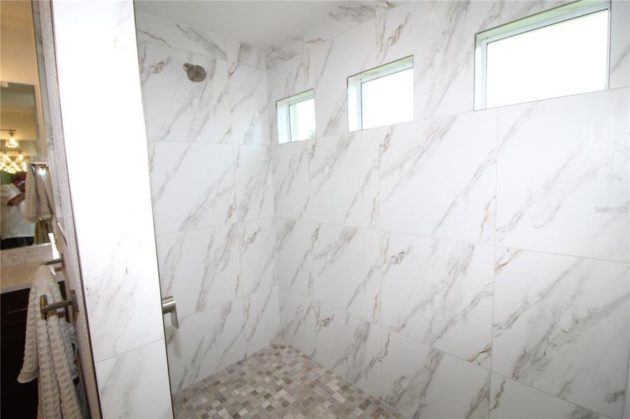 Spacious, unfurnished interior of a new home in , Port Charlotte (Image 41).