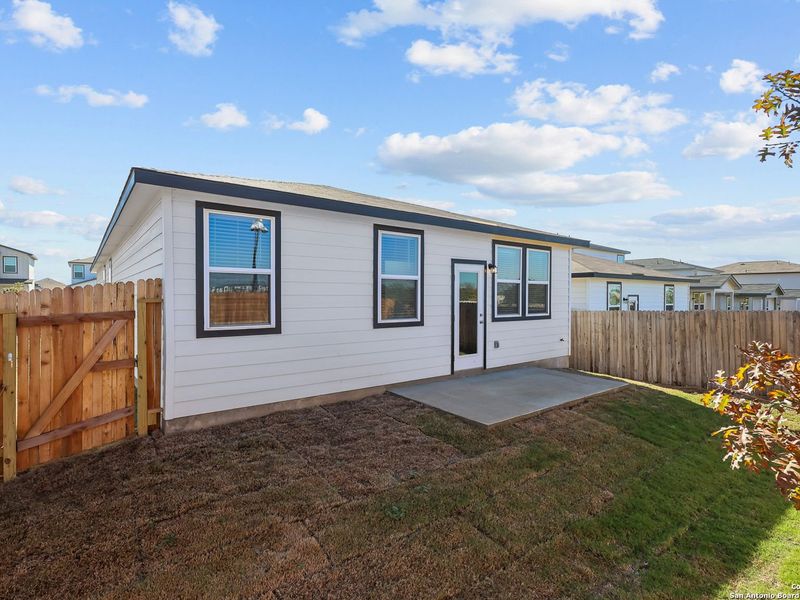 Exterior details and patio area of a home in Applewhite Meadows, San Antonio (Image 4).