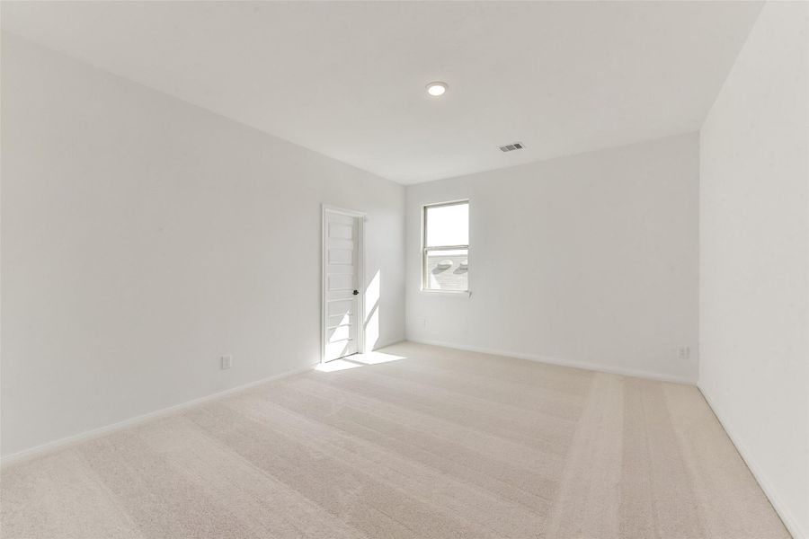 Spacious, unfurnished interior of a new home in Colony at Pinehurst, Pinehurst (Image 41). Spacious, unfurnished interior of a new home in Colony at Pinehurst, Pinehurst (Image 41).