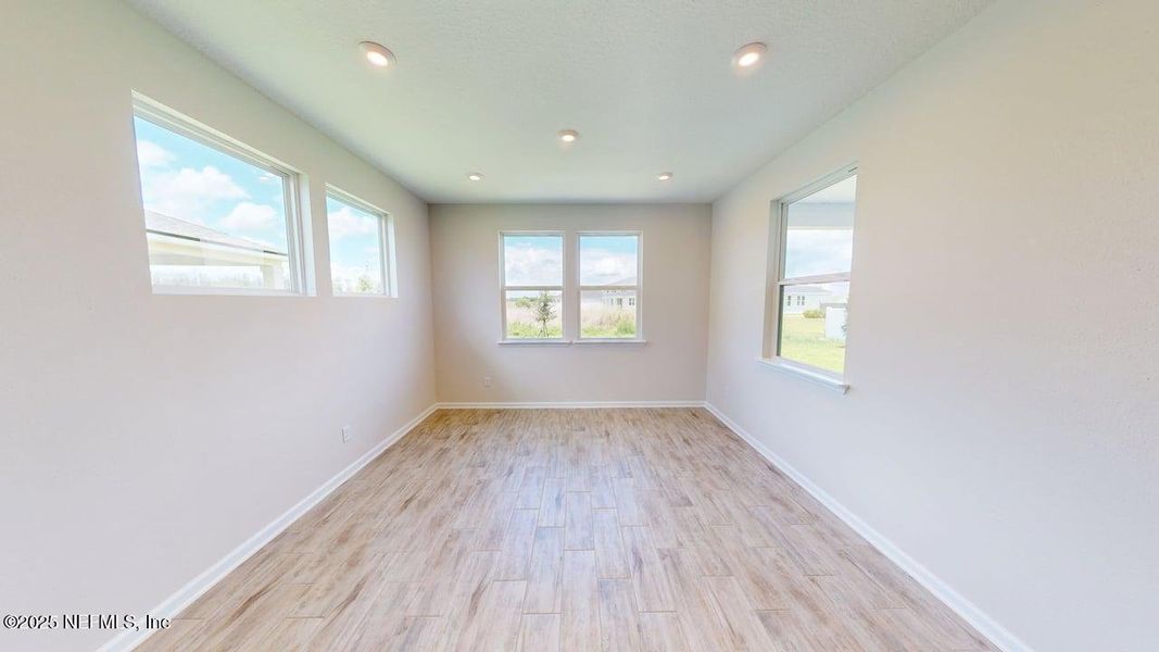 Spacious, unfurnished interior of a new home in Lakes at Bella Lago, Green Cove Springs (Image 14).