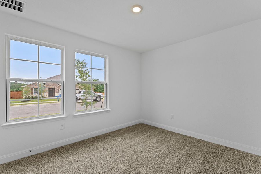 Spacious, unfurnished interior of a new home in Riverview, Georgetown (Image 25).