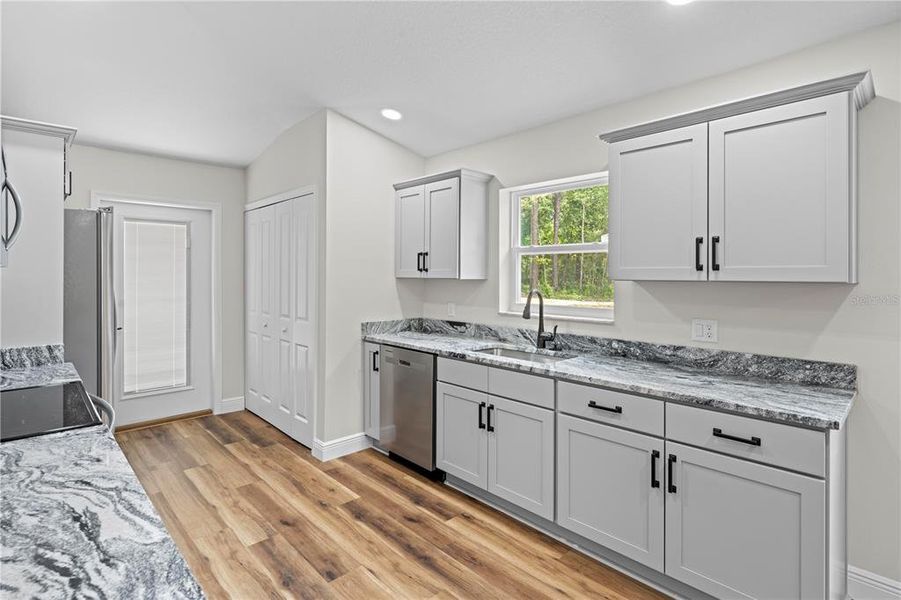 Spacious, unfurnished interior of a new home in , Brooksville (Image 24).