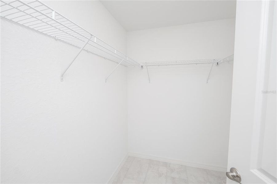 Spacious, unfurnished interior of a new home in , Winter Haven (Image 19).