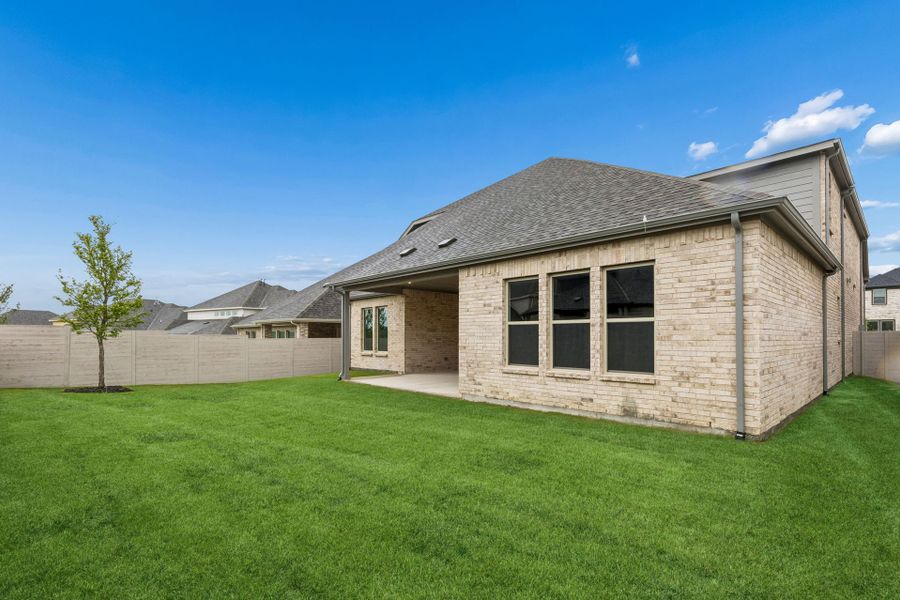 Exterior details and patio area of a home in Painted Tree Lakeside, McKinney (Image 21).
