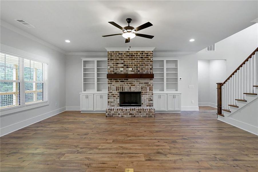 Spacious, unfurnished interior of a new home in Spring Creek, Monroe (Image 9).