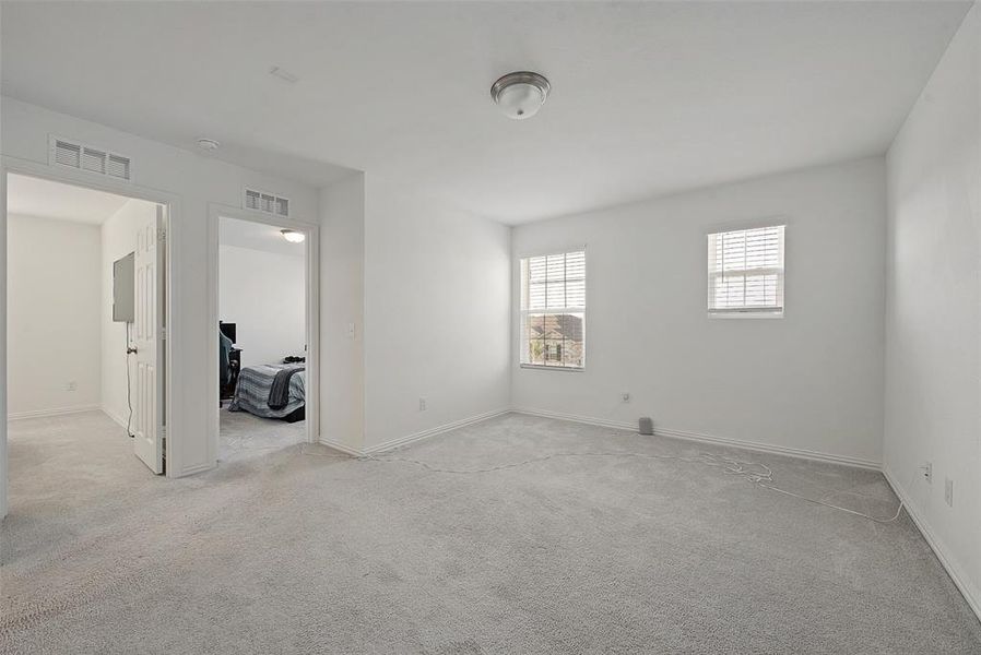 Spacious, unfurnished interior of a new home in Newberry Point, Fort Worth (Image 23). Spacious, unfurnished interior of a new home in Newberry Point, Fort Worth (Image 23).