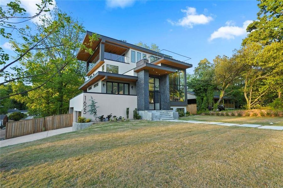 Image 42 of a home in .