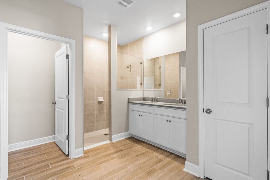 Furnished interior view inside a new home in Natureview, Freeport (Image 12).