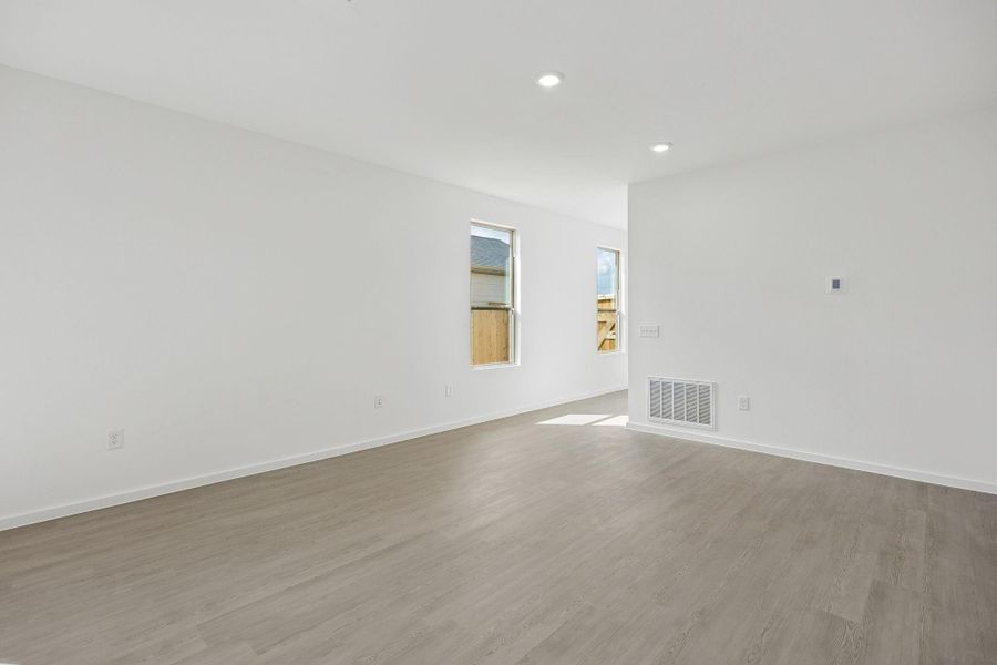 Spacious, unfurnished interior of a new home in Crosby Farms, Crosby (Image 29).