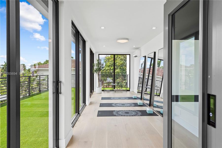 Exterior details and patio area of a home in , Fort Lauderdale (Image 31).