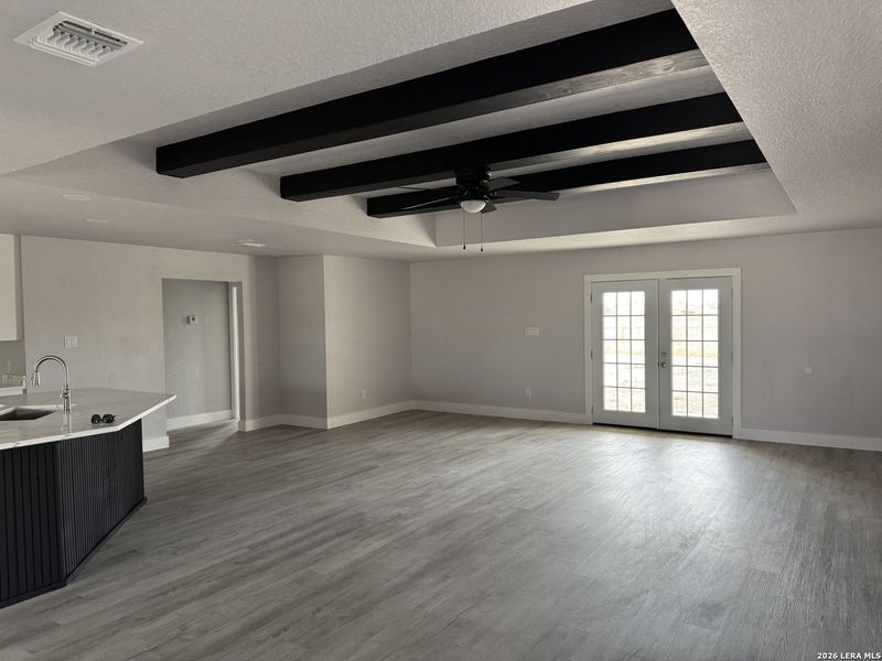 Spacious, unfurnished interior of a new home in , Natalia (Image 21).