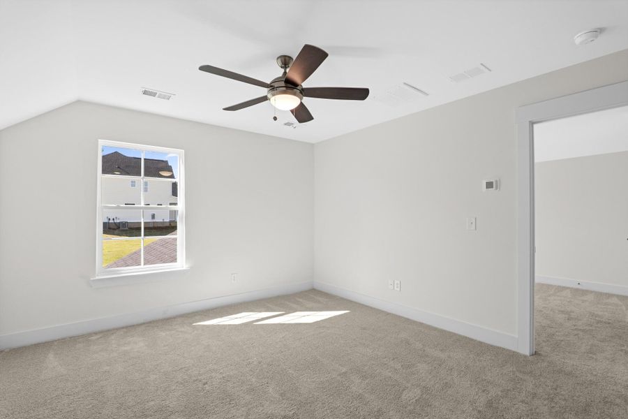 Spacious, unfurnished interior of a new home in Hancock Farms, Aiken (Image 39).
