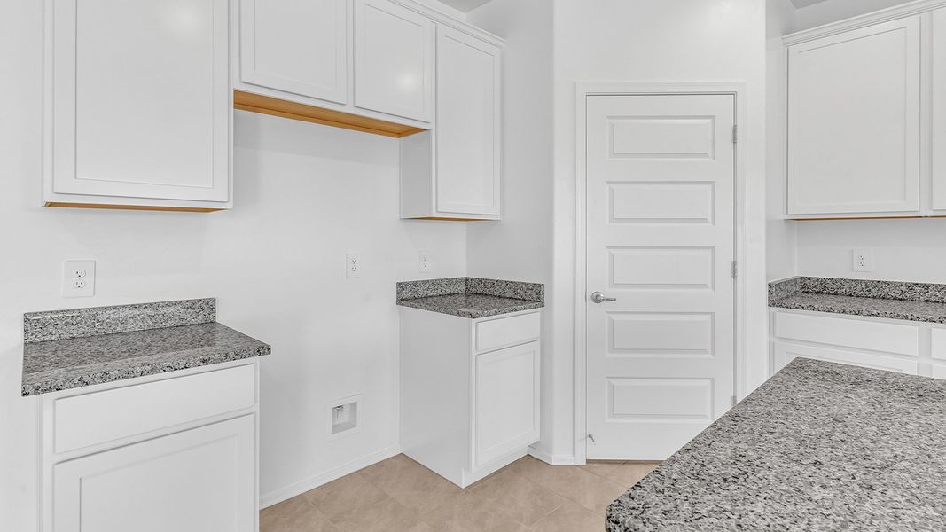 Image 43 representing the Pearl by D.R. Horton in Saguaro Bloom, Marana, AZ.