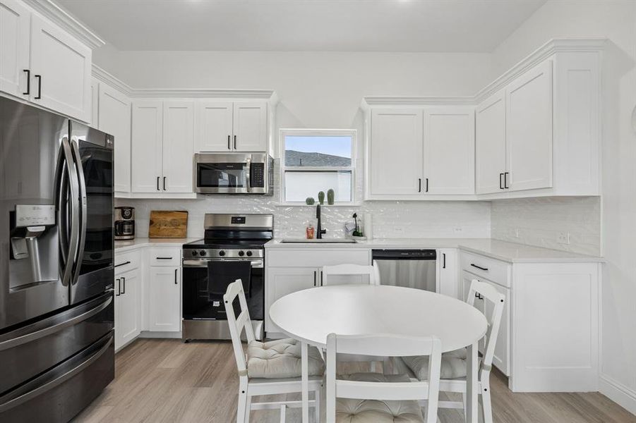 Furnished interior view inside a new home in , Northlake (Image 25).