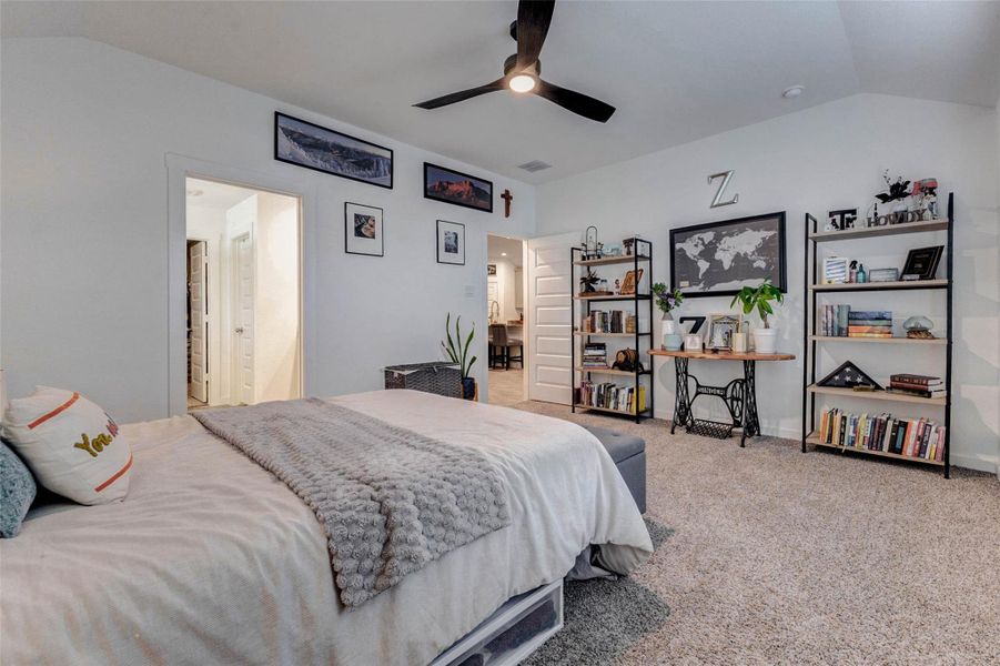 Furnished interior view inside a new home in Tamarron, Fulshear (Image 24). Furnished interior view inside a new home in Tamarron, Fulshear (Image 24).