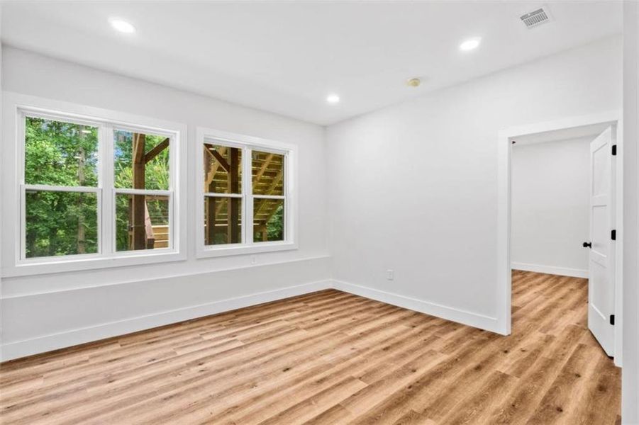 Spacious, unfurnished interior of a new home in , Ellijay (Image 16).