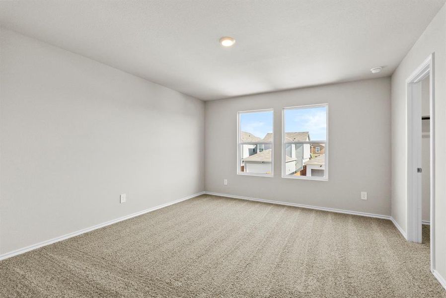 Spacious, unfurnished interior of a new home in Orchard Village, Fort Worth (Image 16).