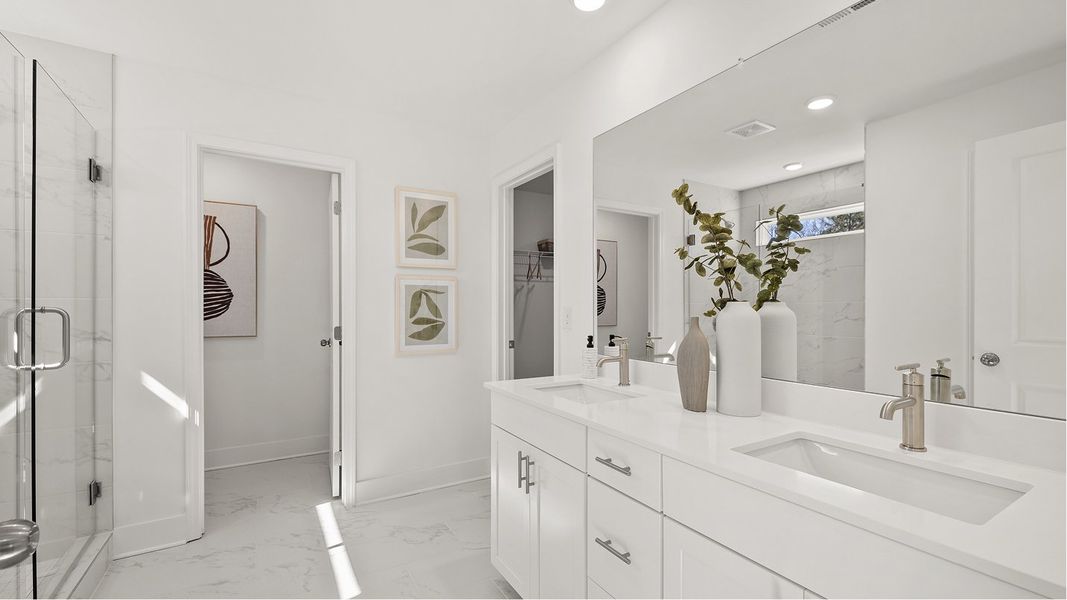 3768 Fairmont Owners Bath 1of2 F2 Base3 050925