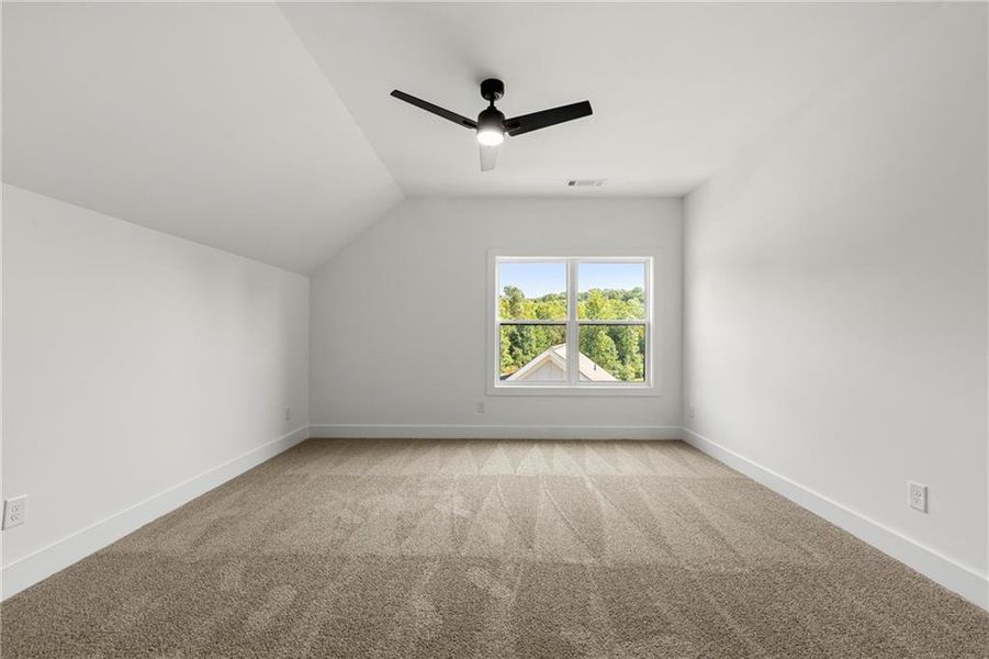 Spacious, unfurnished interior of a new home in , Jefferson (Image 31).