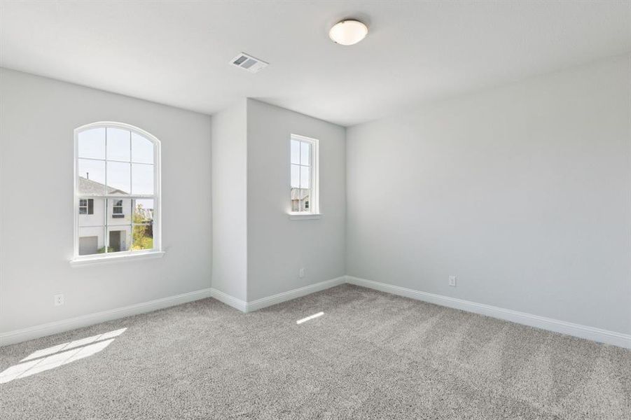 Spacious, unfurnished interior of a new home in Venetian, Celina (Image 14).