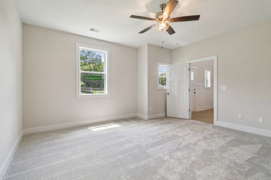 Representative unfurnished interior of a home built from the Collin II by Great Southern Homes in Cross Creek Golf Club, Seneca (Image 26). Representative unfurnished interior of a home built from the Collin II by Great Southern Homes in Cross Creek Golf Club, Seneca (Image 26).