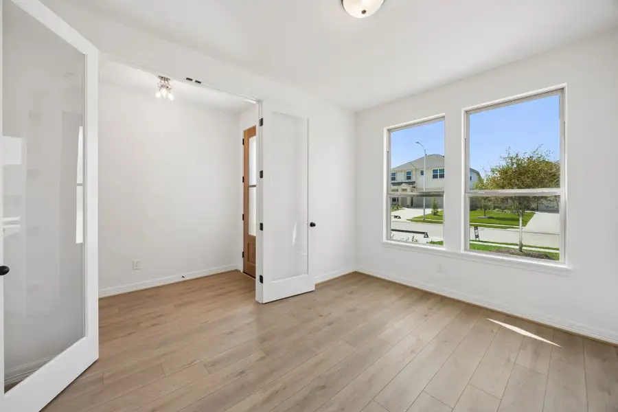 Spacious, unfurnished interior of a new home in Azalea, Brookshire (Image 14).