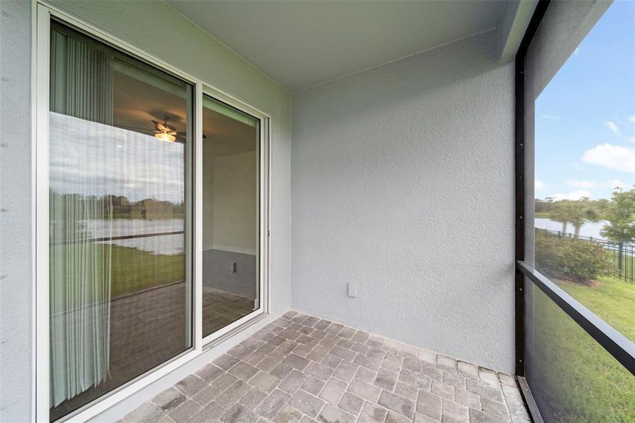 Exterior details and patio area of a home in , Bradenton (Image 22).