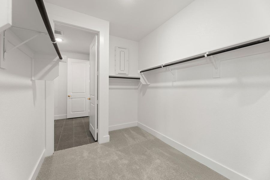 Spacious, unfurnished interior of a new home in Somerset Park, Rockwall (Image 23).