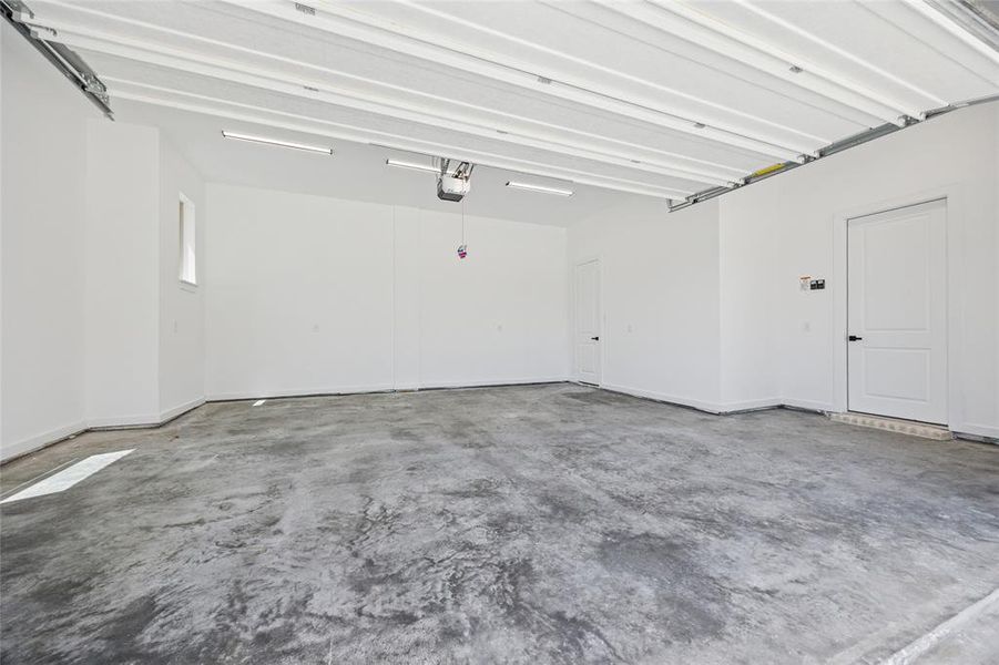 Spacious, unfurnished interior of a new home in , North Richland Hills (Image 24).