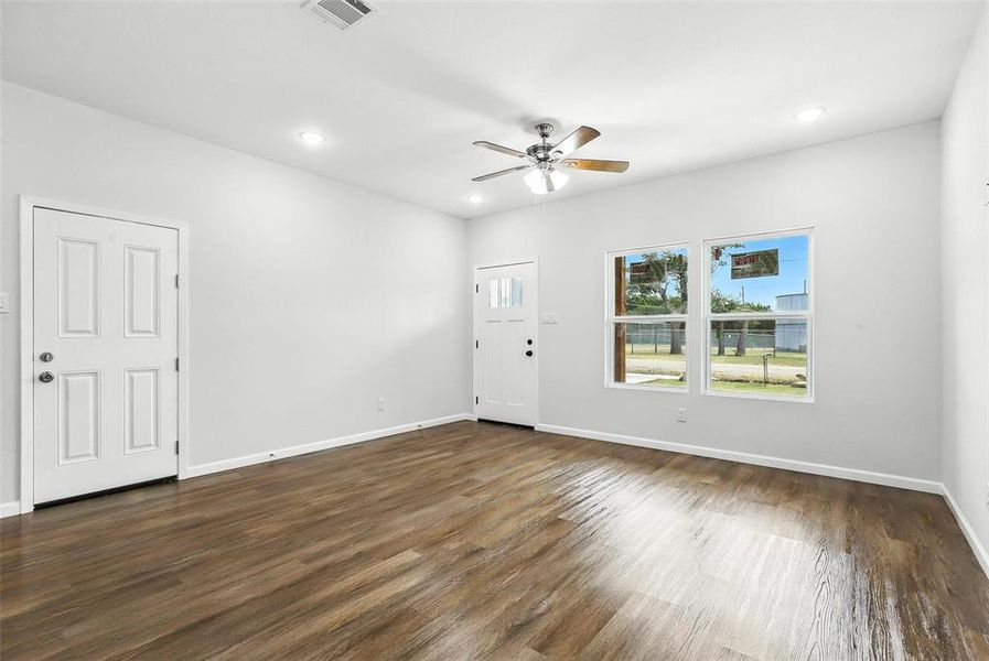 Spacious, unfurnished interior of a new home in , Granbury (Image 21). Spacious, unfurnished interior of a new home in , Granbury (Image 21).