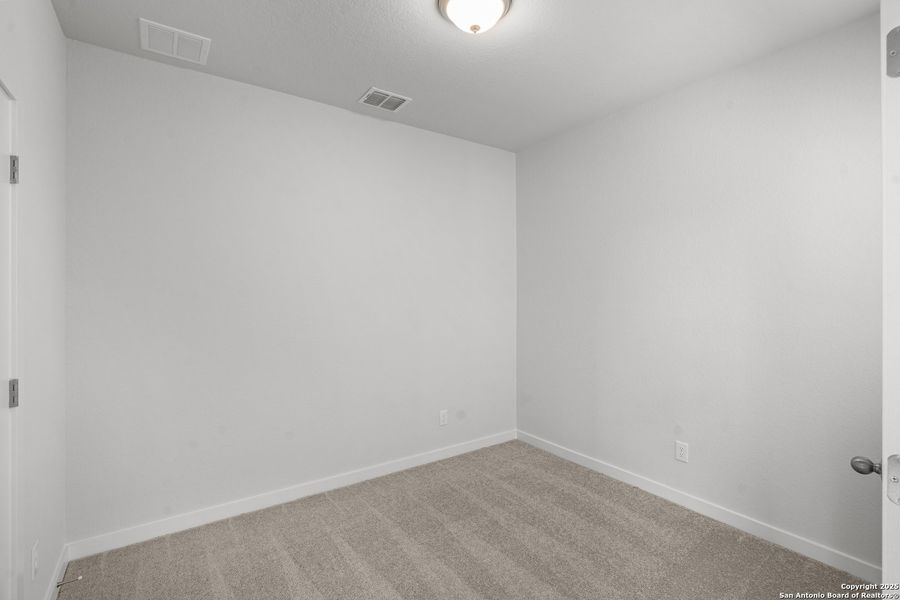 Spacious, unfurnished interior of a new home in Highland Ridge, New Braunfels (Image 11). Spacious, unfurnished interior of a new home in Highland Ridge, New Braunfels (Image 11).