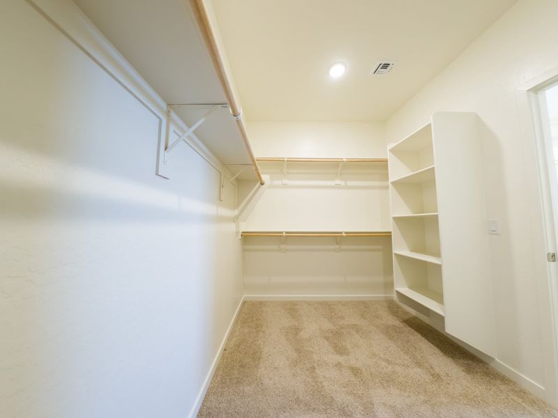 Spacious, unfurnished interior of a new home in Rancho Mirage, Maricopa (Image 42). Spacious, unfurnished interior of a new home in Rancho Mirage, Maricopa (Image 42).