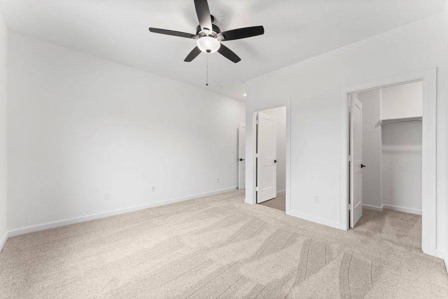 Spacious, unfurnished interior of a new home in , Tomball (Image 35).