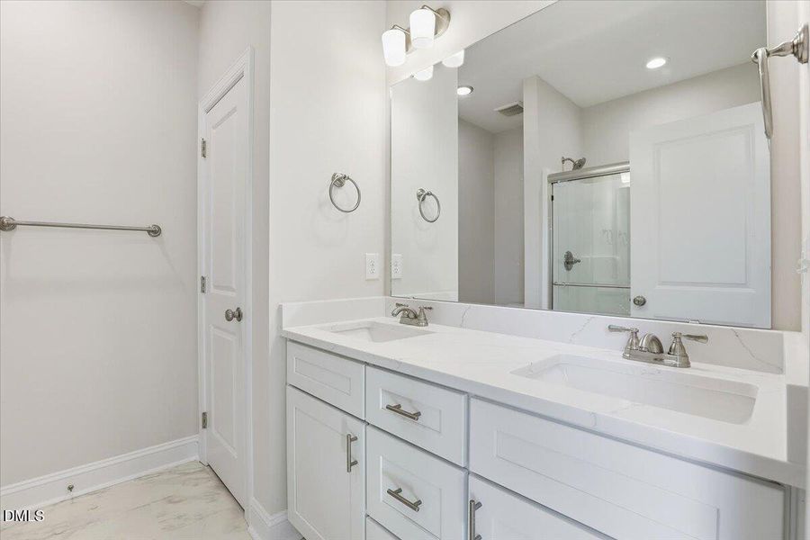 28-606 S Vance St-28