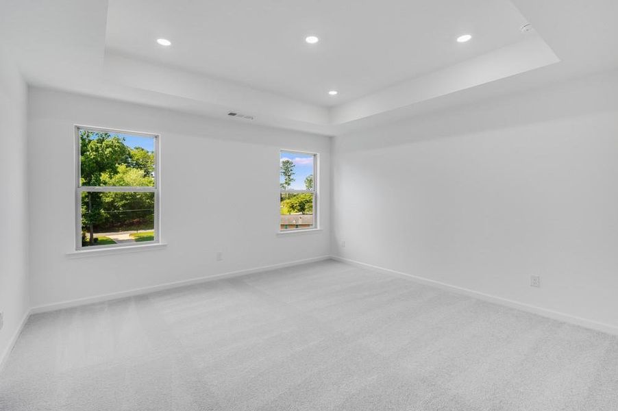 Spacious, unfurnished interior of a new home in Hampton Trace, Marietta (Image 23).