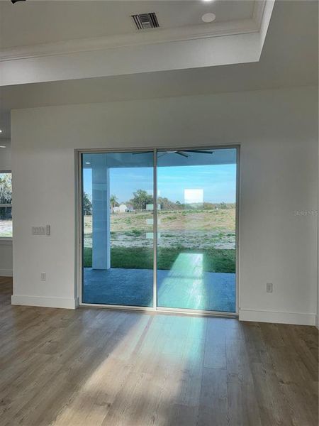 Spacious, unfurnished interior of a new home in , Frostproof (Image 23).