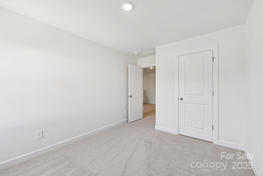 Photo is not of the actual home, but is an inspirational photo of builder’s model home and may depict options, furnishings, and/or decorator features that are not included Photo is not of the actual home, but is an inspirational photo of builder’s model home and may depict options, furnishings, and/or decorator features that are not included