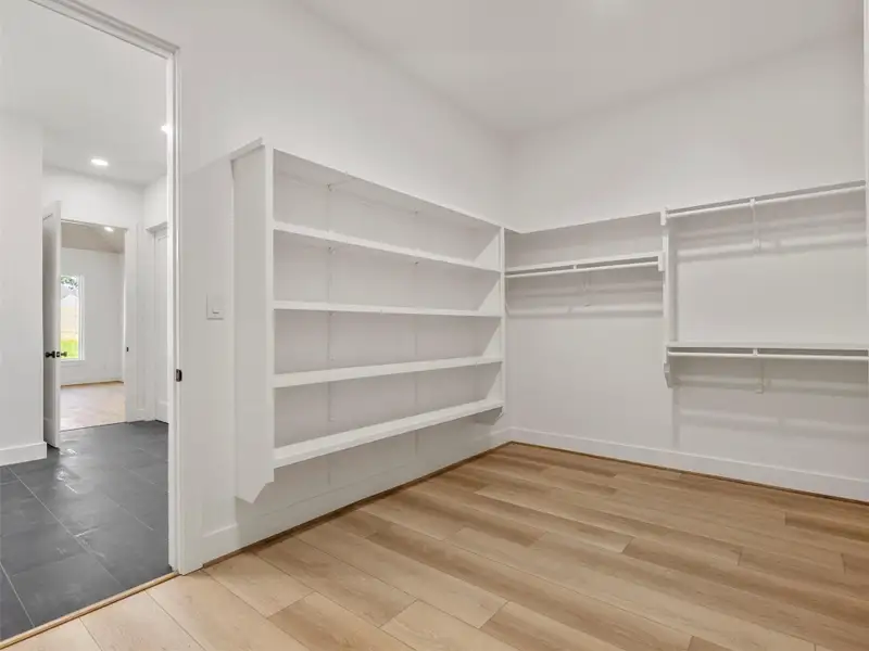 Spacious, unfurnished interior of a new home in , Smithville (Image 19).