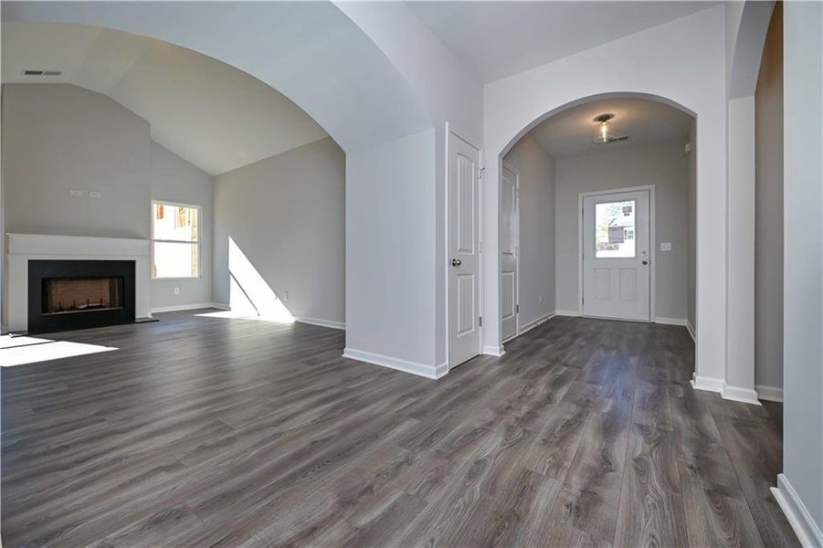 Spacious, unfurnished interior of a new home in , Villa Rica (Image 20).