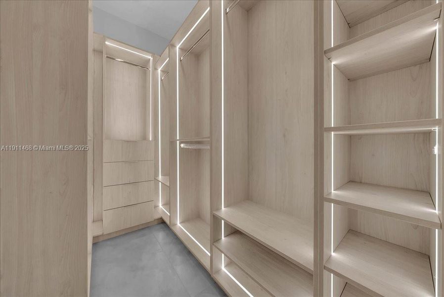 Image 39 of a home in .