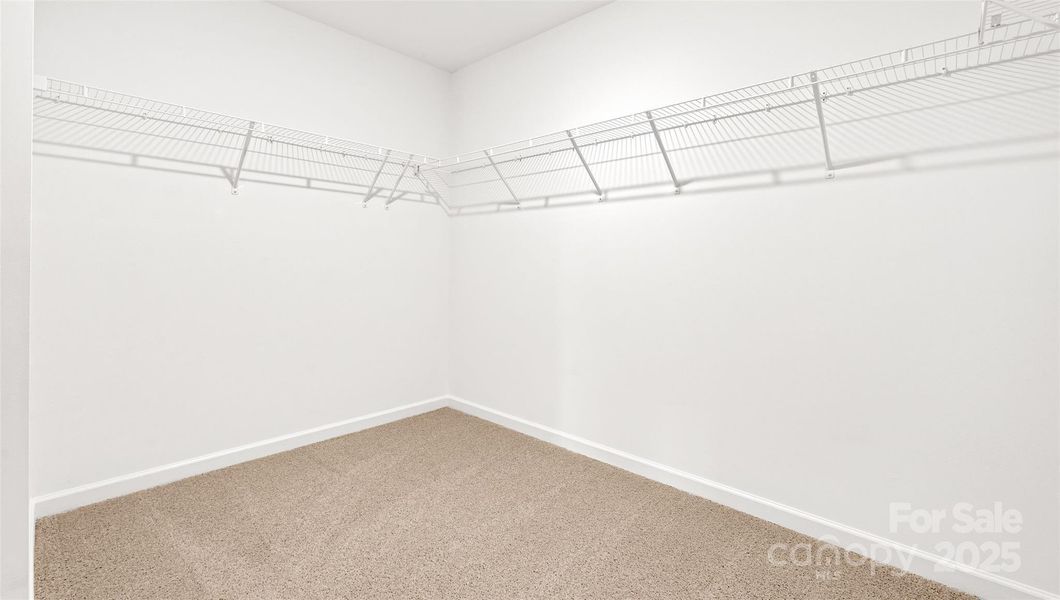 Primary suite walk in closet