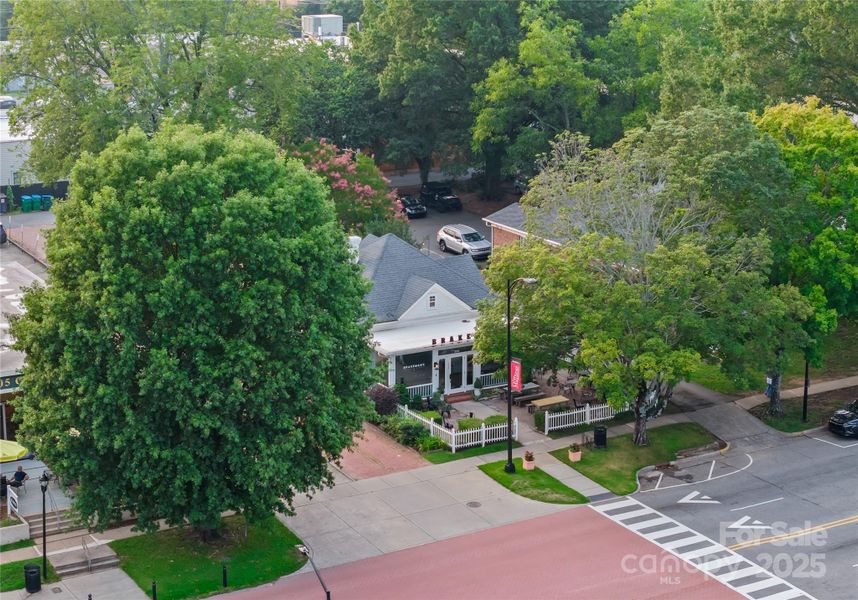 Image 23 of a home in Matthews Ridge Reserve.