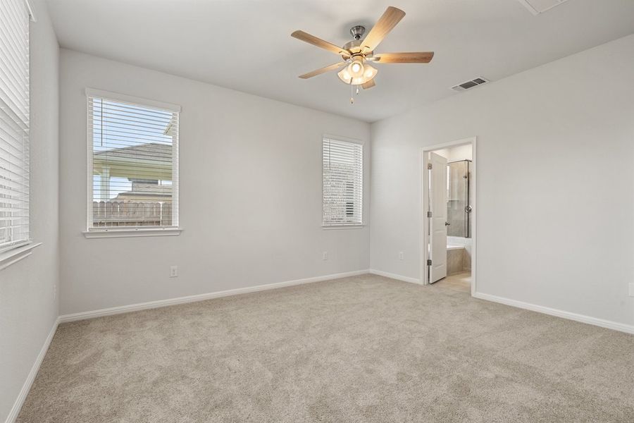 Spacious, unfurnished interior of a new home in Crosswinds, Kyle (Image 12).