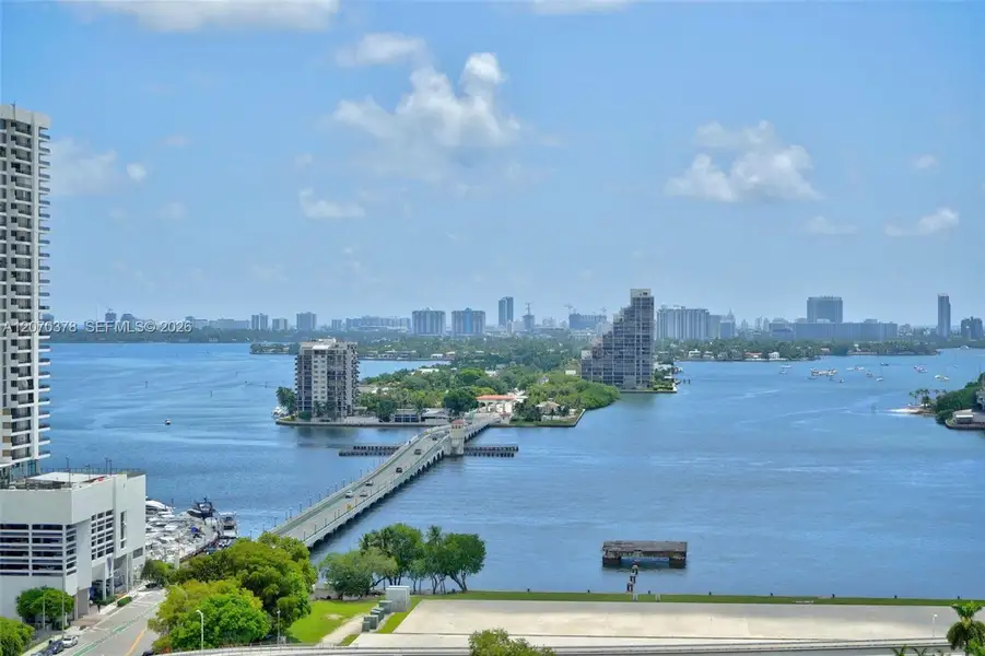 Condo located in Miami, FL showcasing its design and architecture (Image 28). Condo located in Miami, FL showcasing its design and architecture (Image 28).