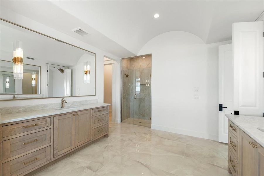 Furnished interior view inside a new home in , Weatherford (Image 7).