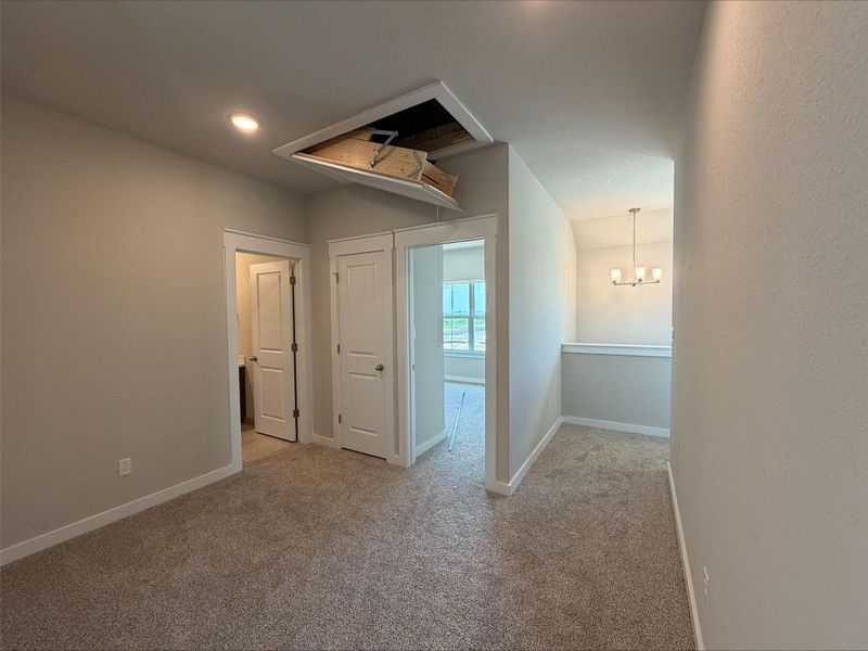 Spacious, unfurnished interior of a new home in Creeks Crossing, Elgin (Image 7).