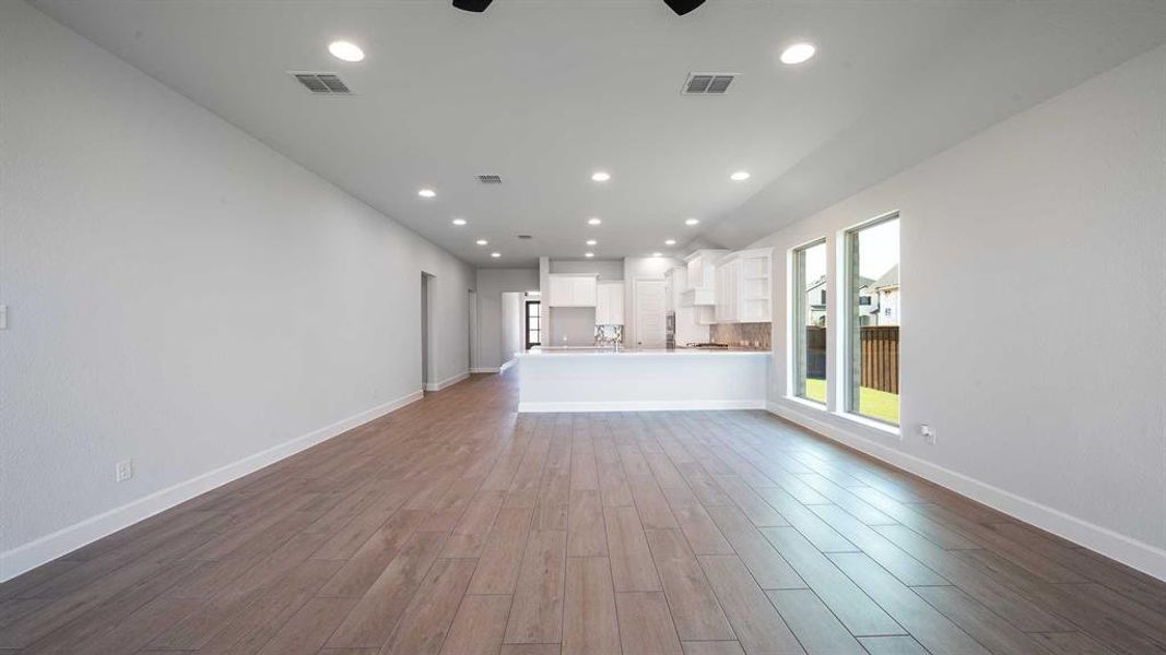 Spacious, unfurnished interior of a new home in Trinity Falls 45', McKinney (Image 15). Spacious, unfurnished interior of a new home in Trinity Falls 45', McKinney (Image 15).