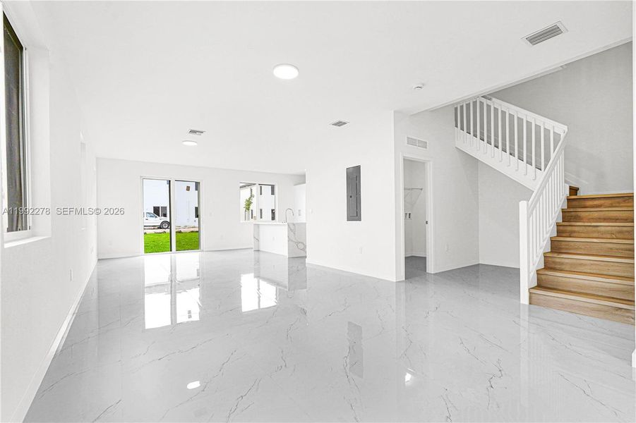 Spacious, unfurnished interior of a new home in , Miami (Image 54).